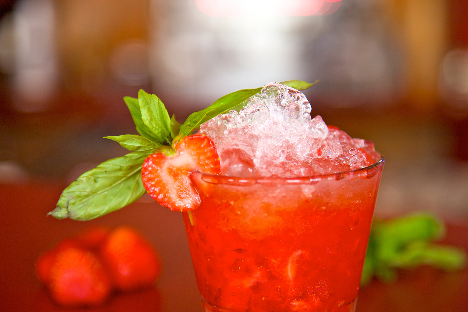 strawberry cocktail, fruity drink